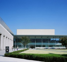 あきる野中央図書館