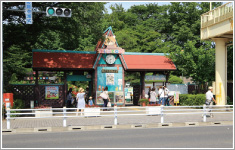 羽村市動物公園（徒歩14分）