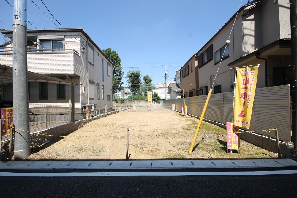 緑豊かで閑静な住宅街に３５坪超の敷地をご用意。建築条件付き売地の良さを最大限に活かすことができます。